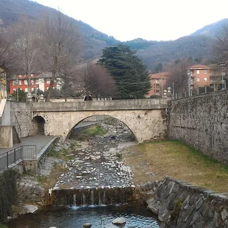 House Nyaraló Canzo